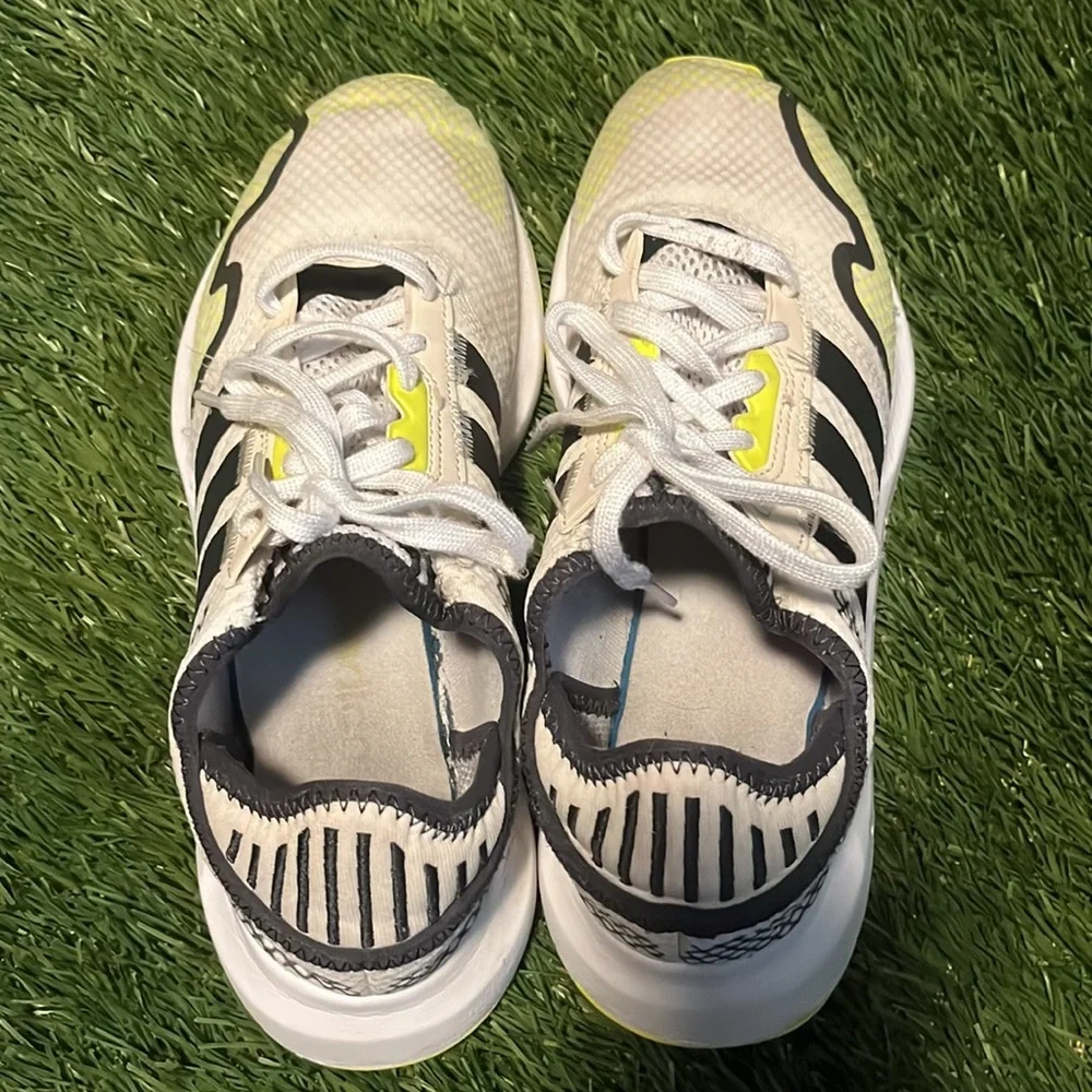 Adidas Men’s 8.5 Swift Run X Running Athletic Shoes